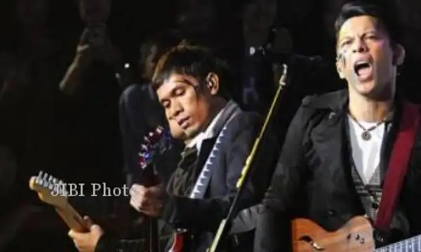 Kichik suv parisi Ariel pornosi (barcha epizodlar)