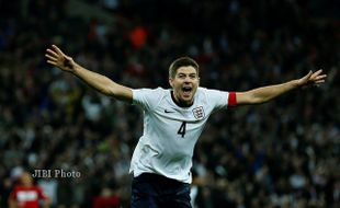 JELANG INGGRIS VS CHILE : Gerrard Mungkin Bisa Dimainkan lawan Jerman