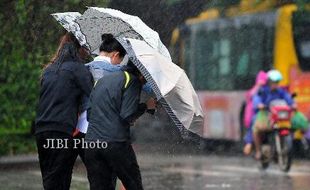 BENCANA ALAM : Topan Haiyan Picu Hujan Badai di China Selatan