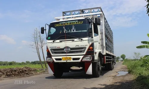 JALAN RUSAK KLATEN : PT TI Berjanji Perbaiki Jalan Cokro-Tulung