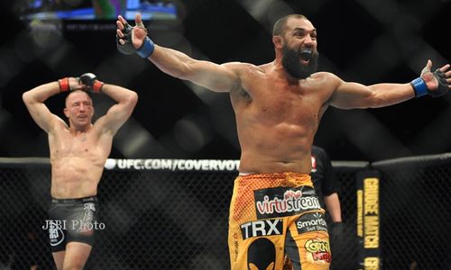 ULTIMATE FIGHTING CHAMPIONSHIP : Georges St- Pierre Taklukkan Johny Hendricks