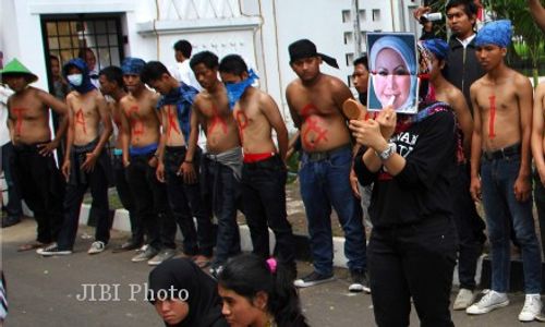 DESAK KPK MENANGKAP ATUT