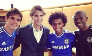   Nadal Kunjungi Ruang Ganti The Blues