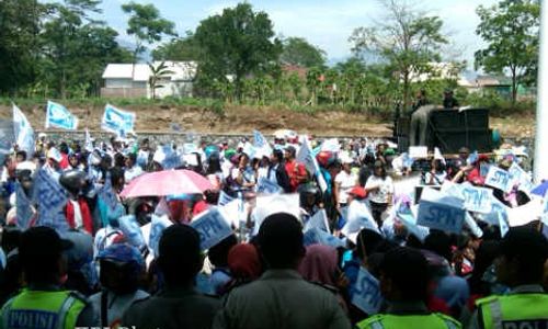 DEMO TENAGA HONORER : Kena PHK, Tenaga Honorer DPU Siap Demo Besar-Besaran