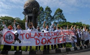 KASUS DOKTER AYU : Dokter Boyolali Gelar Demo di Bundaran Tugu Jam