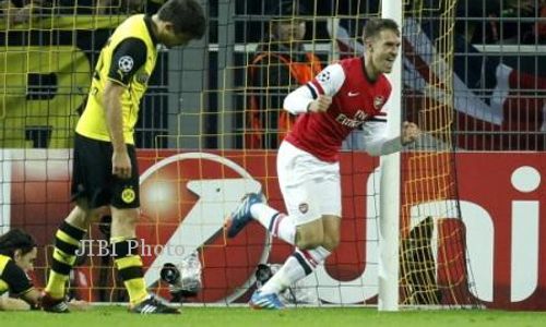 BORUSSIA DORTMUND VS ARSENAL : Tandukan Ramsey Muluskan Revans The Gunners