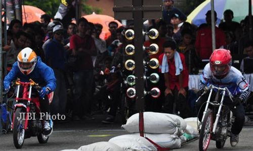 Ratusan Pembalap Latihan Ngebut Bersama di Stadion Sultan Agung