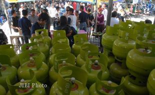 KELANGKAAN ELPIJI SOLORAYA : Pengecer Nekat Beli Elpiji 3 Kg dari Luar Kabupaten