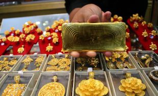 HARGA EMAS HARI INI : Harga Jual dan Buyback Emas Antam Naik Rp1.000/Gram