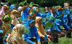 PERINGATI HARI MENANAM POHON