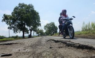 38 KM Jalan Kabupaten di Kulonprogo Rusak 