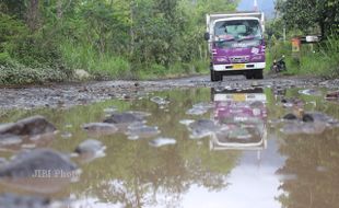 MERAPI WASPADA : Rusak, Jalur Evakuasi Sepanjang 50 Kilometer akan Diperbaiki