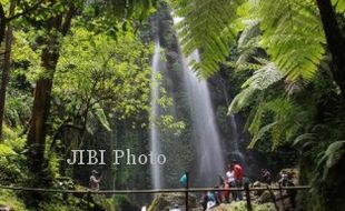  WISATA KARANGANYAR : Eloknya Air Terjun Jumog