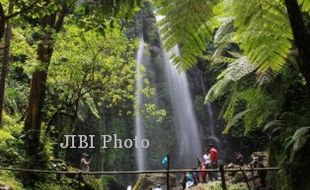  BERITA POPULER : Air Terjun Jumog Hingga Muncul Pulau Baru