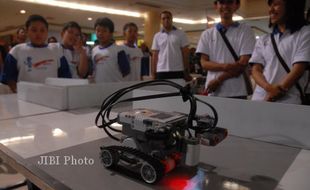 LOMBA ROBOT : 29 Tim Indonesia Bersaing di Olimpiade Robot Dunia 2013