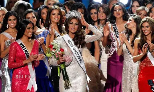 MAHKOTA MISS UNIVERSE 2013 DIRAIH GABRIELA ISLER 