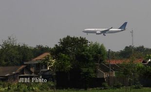 Hujan Abu Merapi, Penerbangan Solo Tak Terganggu