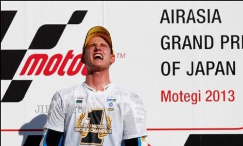 Jajal Mobil Balap FR 3.5, Juara Moto2 Crash