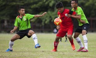 POMNAS 2013 : Rebut Emas Sepak Bola, DKI Sempurnakan Gelar Juara Umum