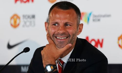 Giggs Ingin MU Pertahankan Ferdinand dan Evra