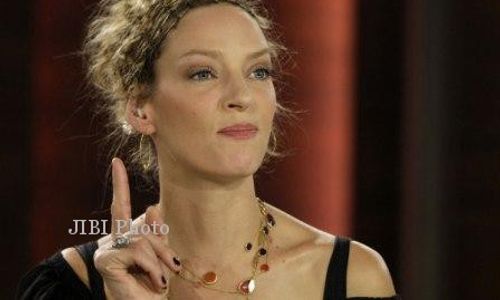 UMA THURMAN Ternyata Seorang Interisti