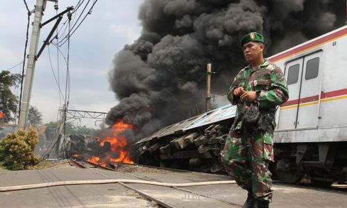 KRL VS TRUK TANGKI : Lagi, 3 Korban Tewas Dievakuasi dari Gerbong