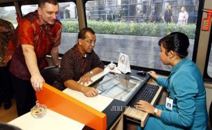 FOTO MOBILE TICKETING COUNTER : GERAI TIKET BERGERAK