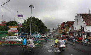 FOTO JALAN MALIOBORO : Dipadati Wisatawan