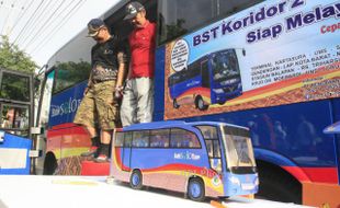 WALIKOTA SOLO KUNJUNGI STAND BUS BST