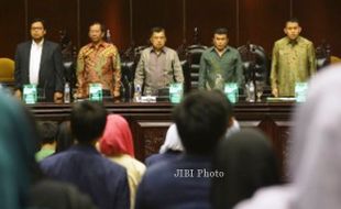 PILPRES 2013 : Dipinang PKB Jadi Capres, JK Tetap Golkar