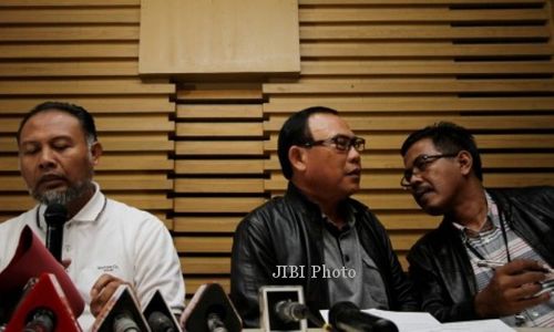 KPK TANGKAP JAKSA : KPK Cekal 3 Hakim PN Praya