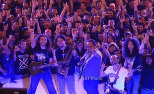 FOTO GITARAN SORE : Solo Guitar Community Sambut Dewa Gitar