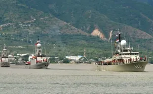 FOTO HARI NUSANTARA 2013 : Sailing Pass di Teluk Palu