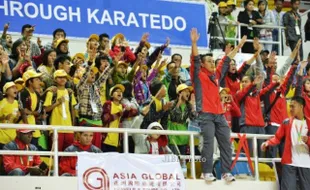 FOTO SEA GAMES : Suporter Tuan Rumah Dukung Indonesia