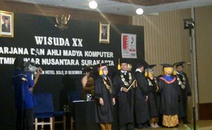 167 Ahli Madya dan Sarjana Komputer STMIK Sinus Diwisuda