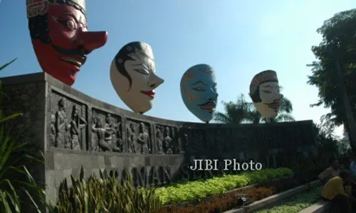 SOLO UNDERCOVER : Taman Sekartaji, Lokasi Pacaran Pasangan Sejenis