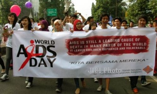 MAHASISWA ITENAS PERINGATI HARI AIDS