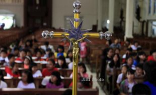 NATAL 2014 : Amankan Misa Natal di Solo, Polisi Bisa Masuk Ruang Ibadah