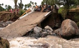 BANJIR SERAYU : Pintu Bendungan Mrica Dibuka, 4 Kabupaten Duterjang Banjir 