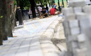 PEMBUATAN PEDESTRIAN JALAN