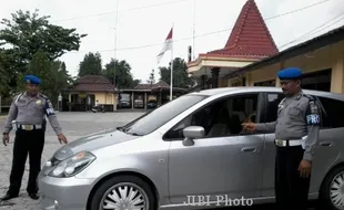 PENCURIAN SRAGEN : Ditinggal 10 Menit, Kaca Mobil Caleg Dipecah, Rp50 Juta Amblas