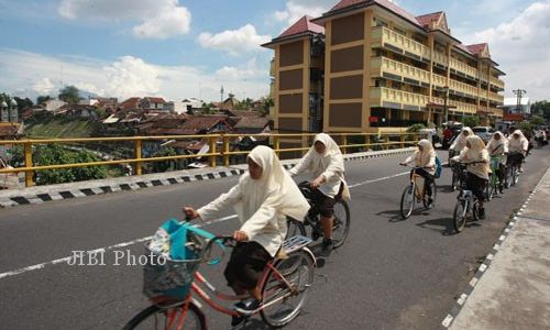 Cerita Mila yang Gembira setelah Mendapat Bantuan Sepeda untuk Sekolah