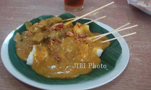 KULINER NUSANTARA : Sate Padang, Nendang Rasanya