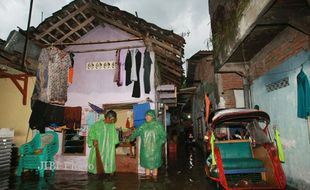 BANJIR DI JOGJA : Kelurahan Klitren Ikut Terendam  