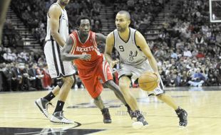 NBA 2013/2014 : Rockets Beri Spurs Kekalahan Kandang Pertama