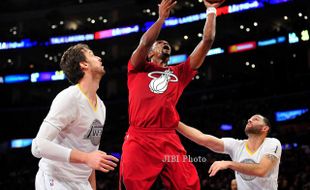 NBA 2013-2014 : Bosh-Wade Antar Heat Raih Kemenangan Keenam Beruntun