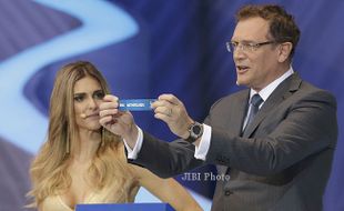 FERNANDA LIMA : Janji Berbusana Tertutup di Gala Ballon d'Or