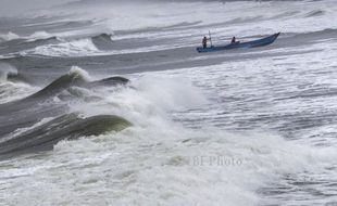 Intensitas Hujan Berkurang, Pantai Selatan Tetap Waspada