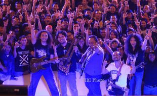 FOTO DEWA GITAR : GITARAN SORE 2013