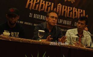 FOTO JUMPA PERS : Konser Iwan Fals dan Bugerkill